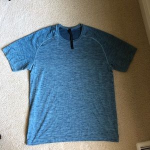 Lululemon T- Shirt